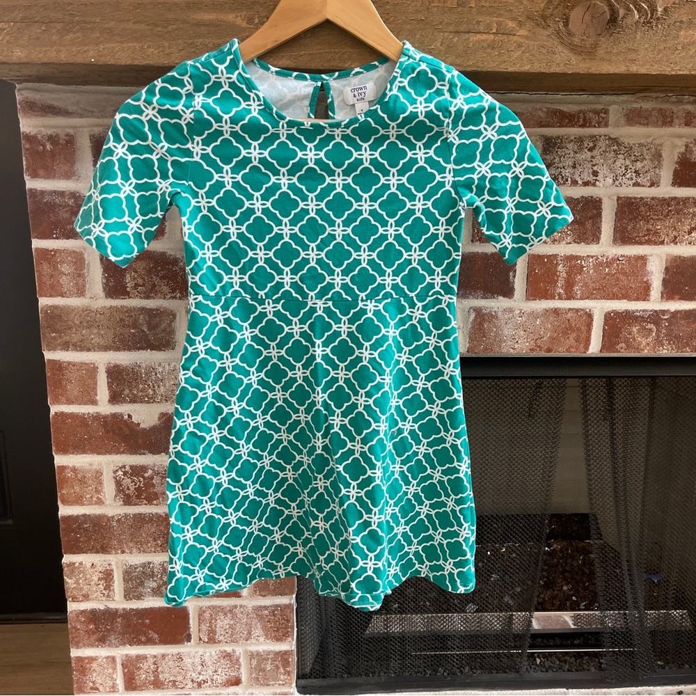 Crown & Ivy Teal and White Quatrefoil Pattern Kids Dress Size S